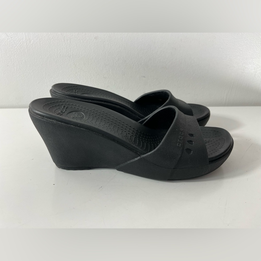 Crocs Women’s Size 8 Black Sassari Style Wedge Heels